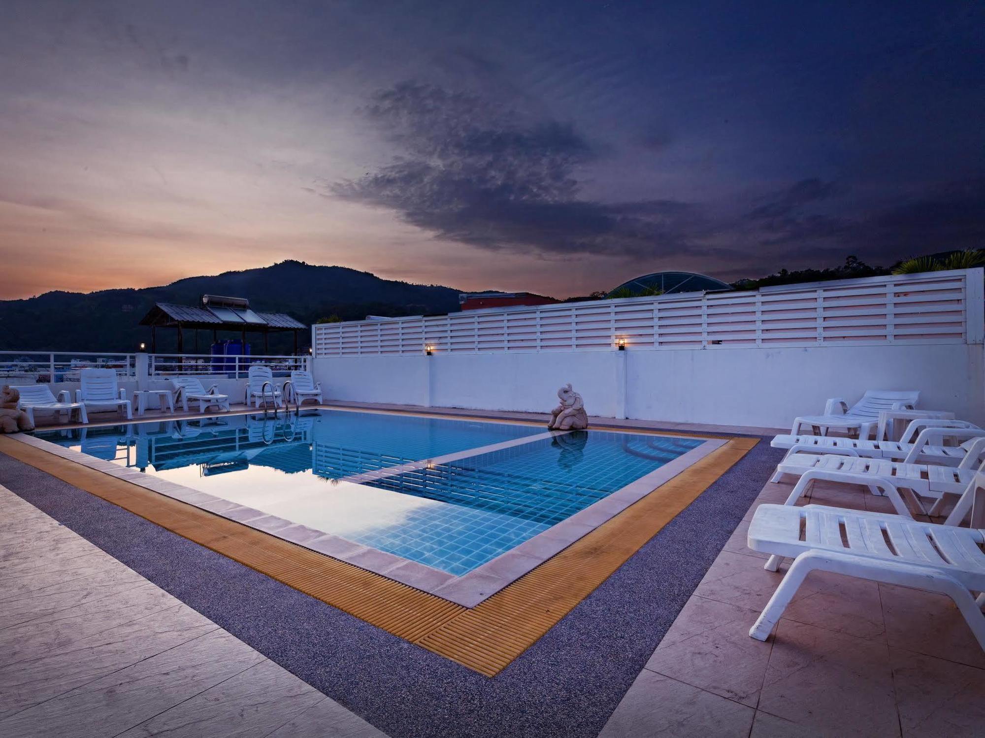 Garden Phuket Hotel Patong Exterior photo